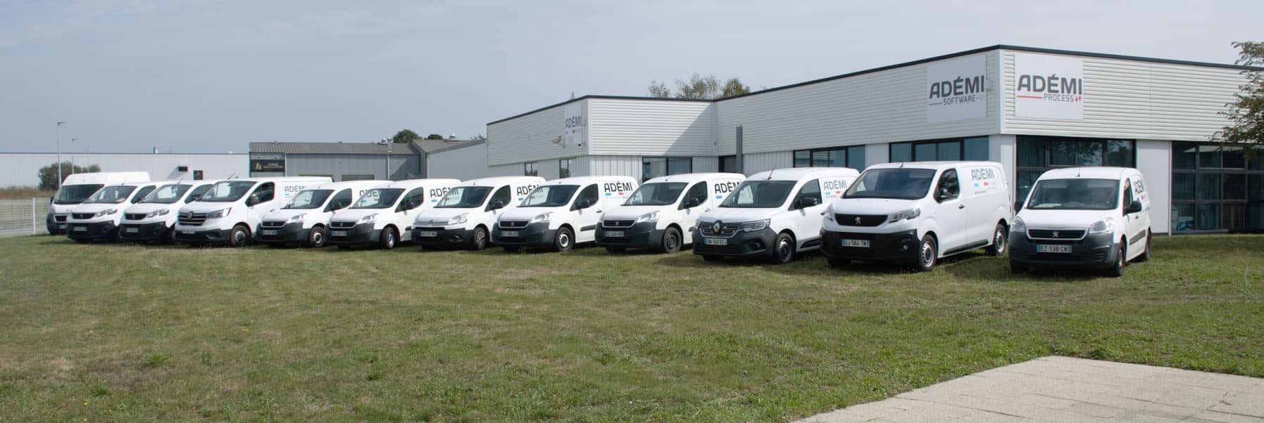 ADEMI PESAGE avec une flotte de plus de 110 véhicules, 10 camions étalons, 15 sites de relais d'intervention (stockage, ateliers, administratifs).