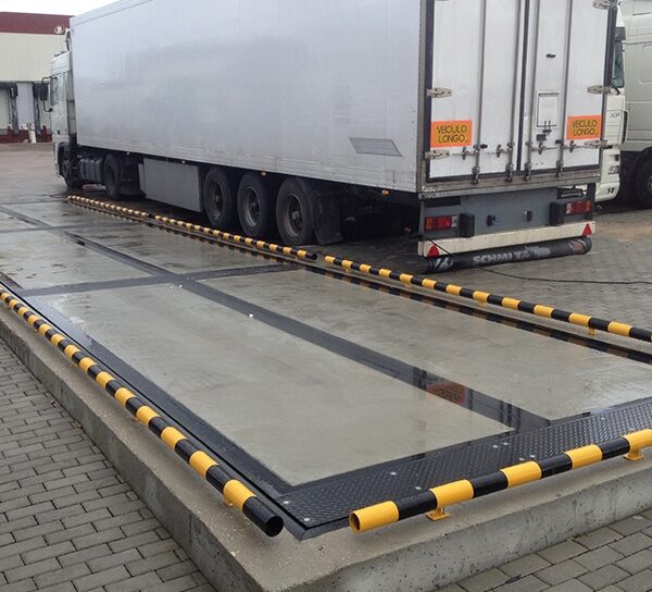 Pont-bascule industriel Ademi Pesage pour pesage de camions poids lourds.